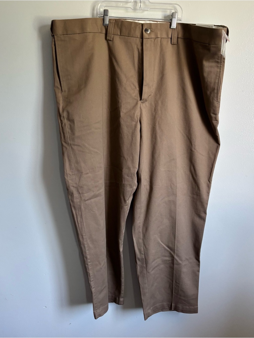 NWT Men’s Oak Hill Flat front Khaki pant 48/28